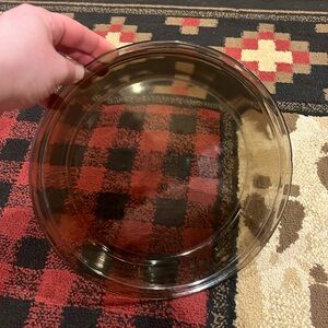 Vintage amber Pyrex pie dish